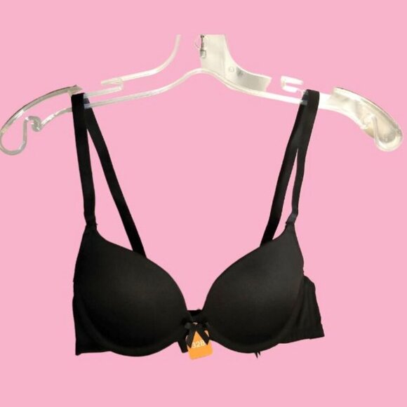 🍒2/$50🍒NWT Black Push Up Bra with Elegant Detailing 32 B - Picture 2 of 16